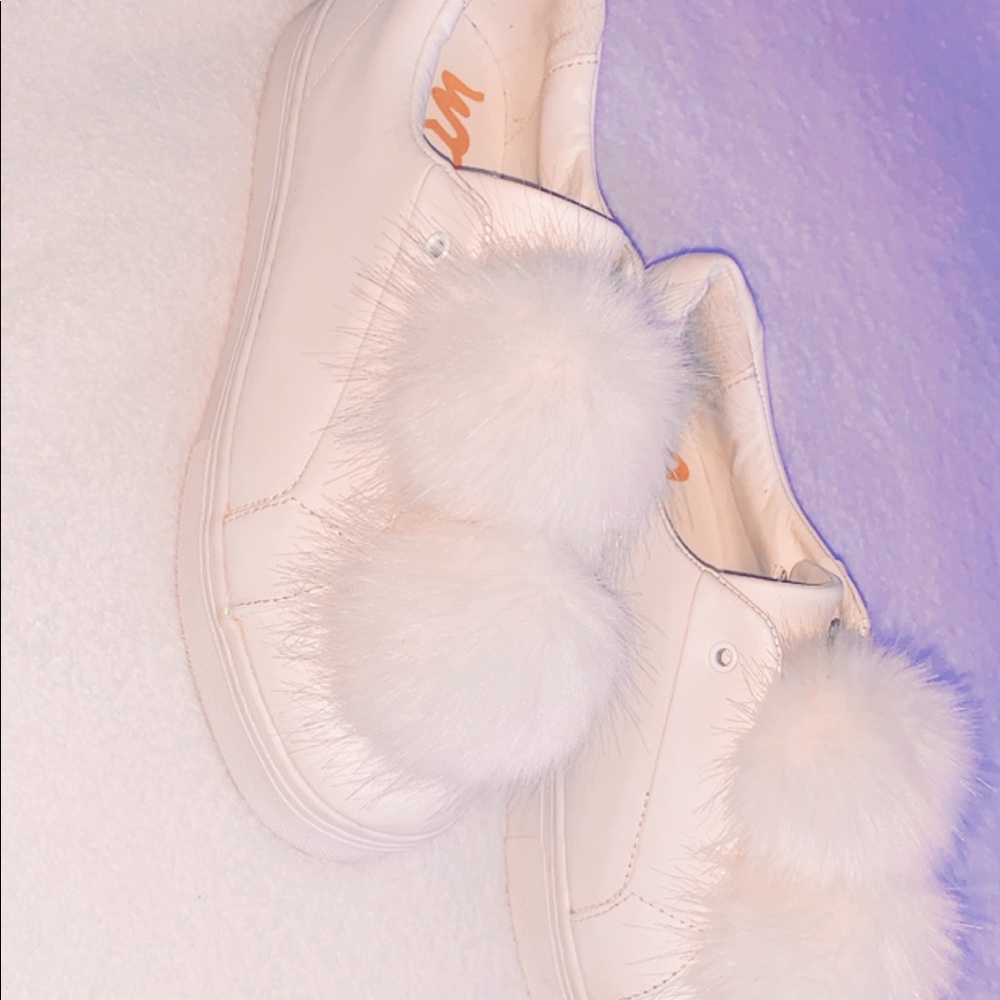 super cute sam edelman pompom sneakers!!